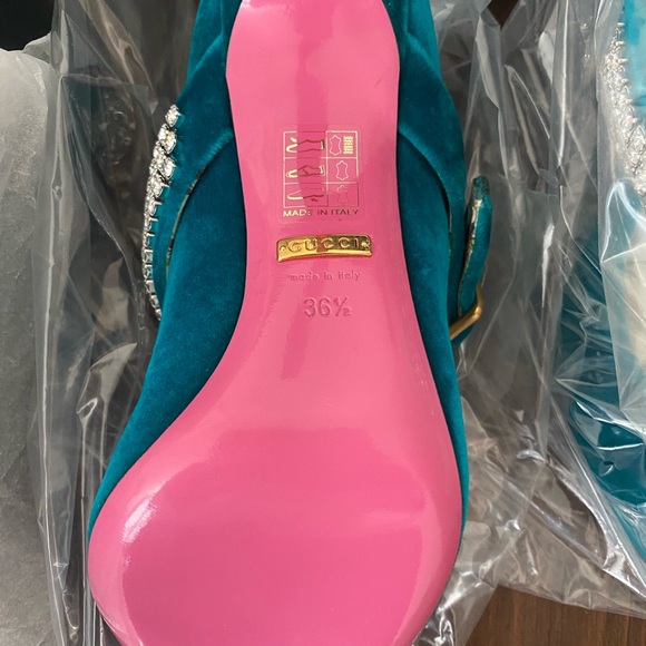 Authentic GUCCI pump - brand new. Never worn. - Picture 6 of 6